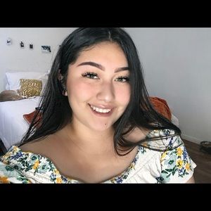 Meet your Posher, Esmeralda